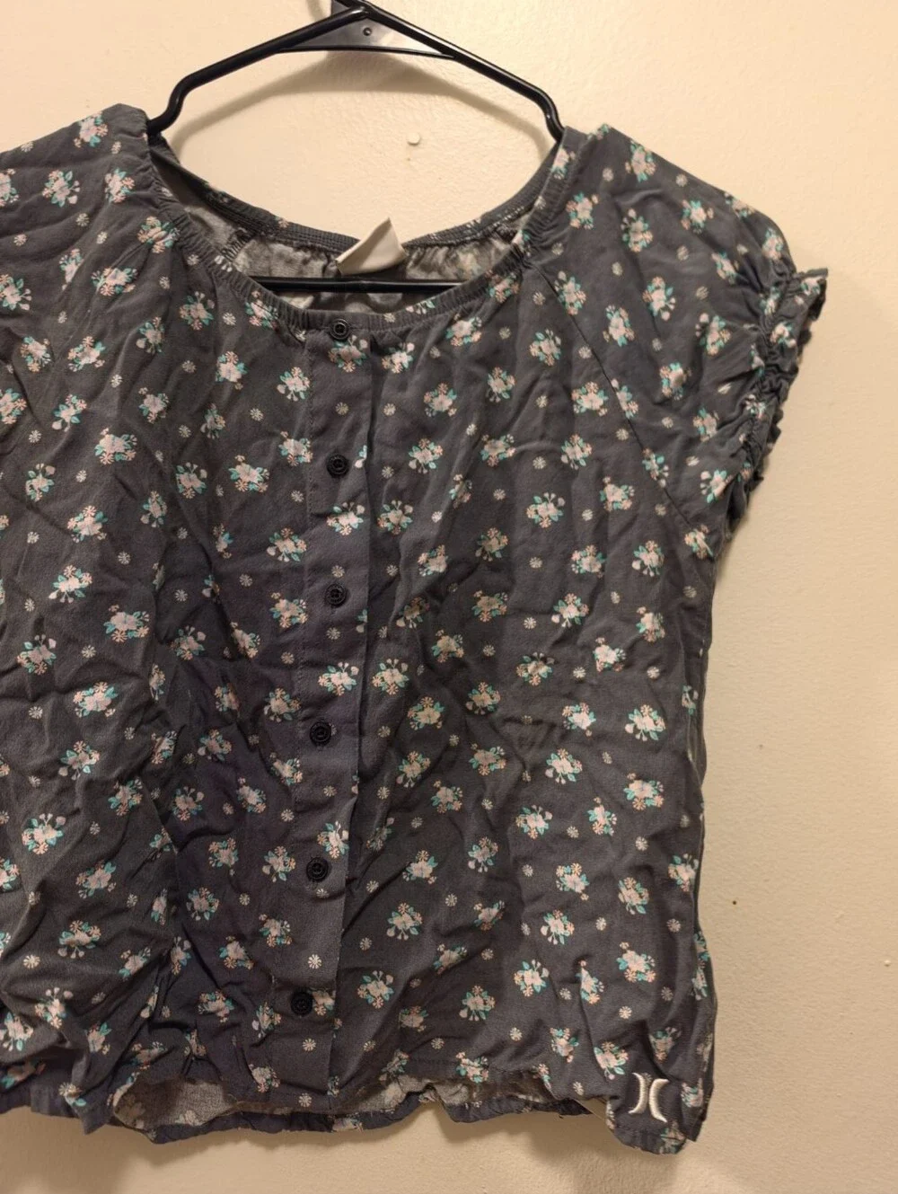 Hurley Gray Floral Button-Up Blouse with Mint Accents
